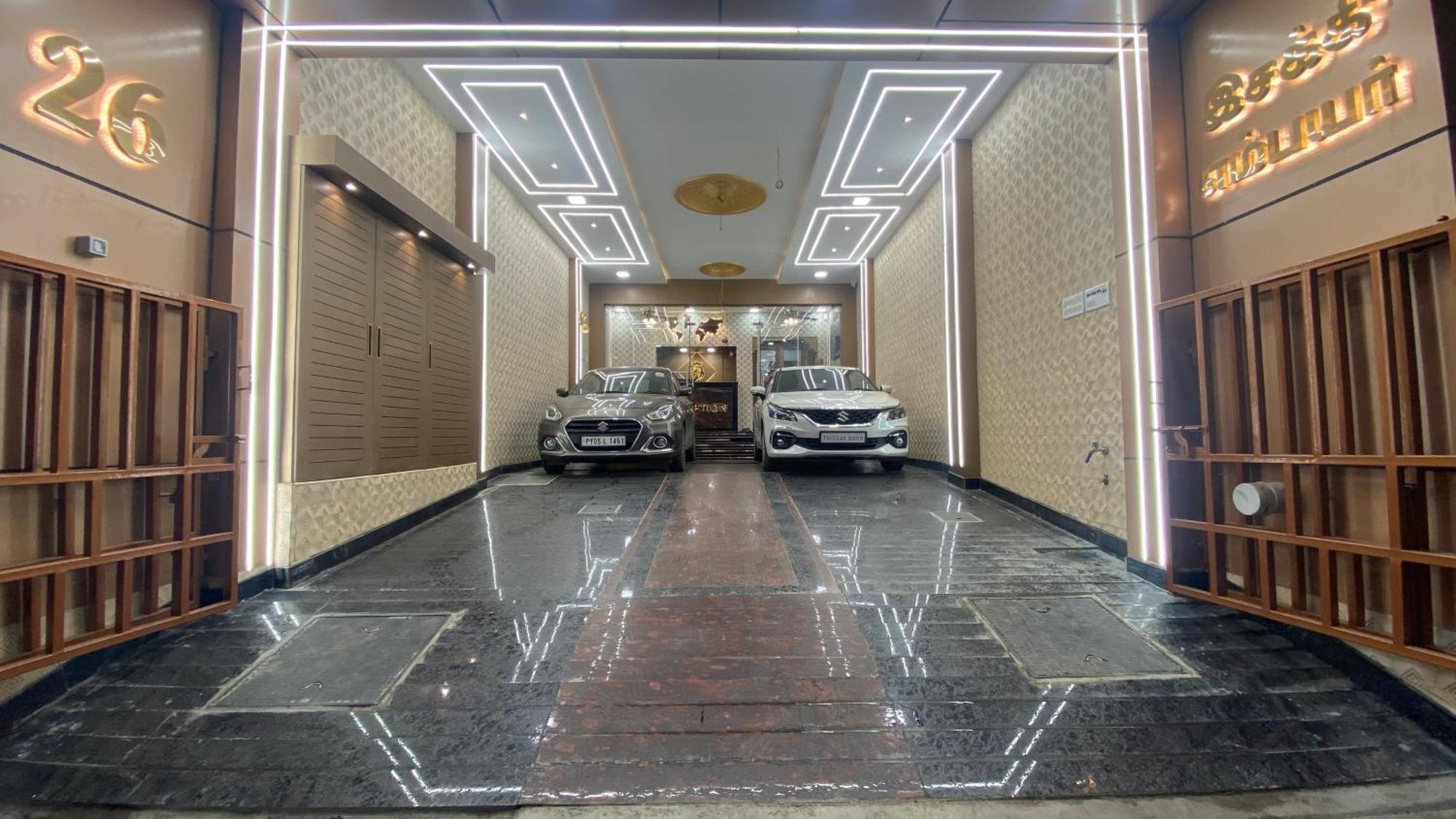 Esakki Empire Hotel Chennai Bagian luar foto
