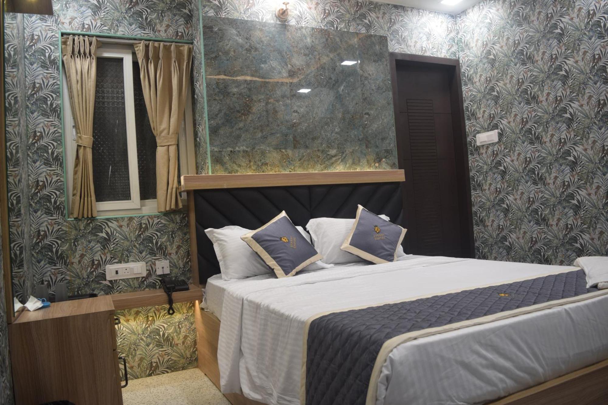 Esakki Empire Hotel Chennai Bagian luar foto