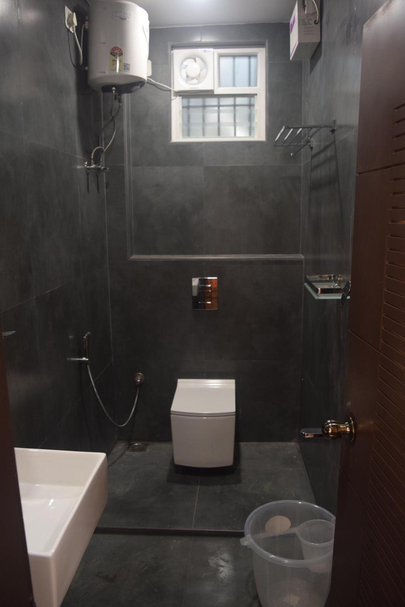 Esakki Empire Hotel Chennai Bagian luar foto